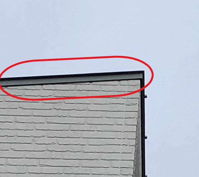 切妻屋根の妻側外壁通気構法遵守の為には通気金物は必須！