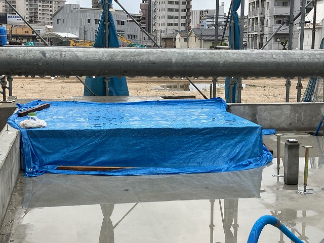 玄関ポーチの雨養生の意味が納得しました!